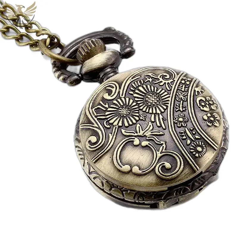 Montre Collier à Gousset Vintage Horses en bronze avec détails ornés élégants