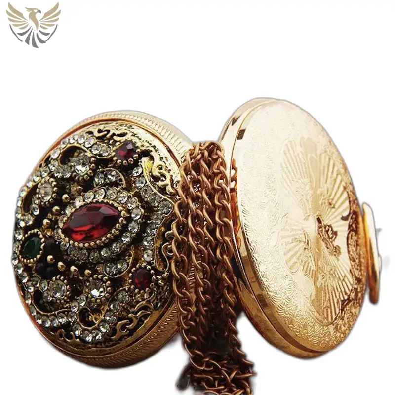 Montre Collier Chic Royale avec montre collier en or et embellissements en bijoux