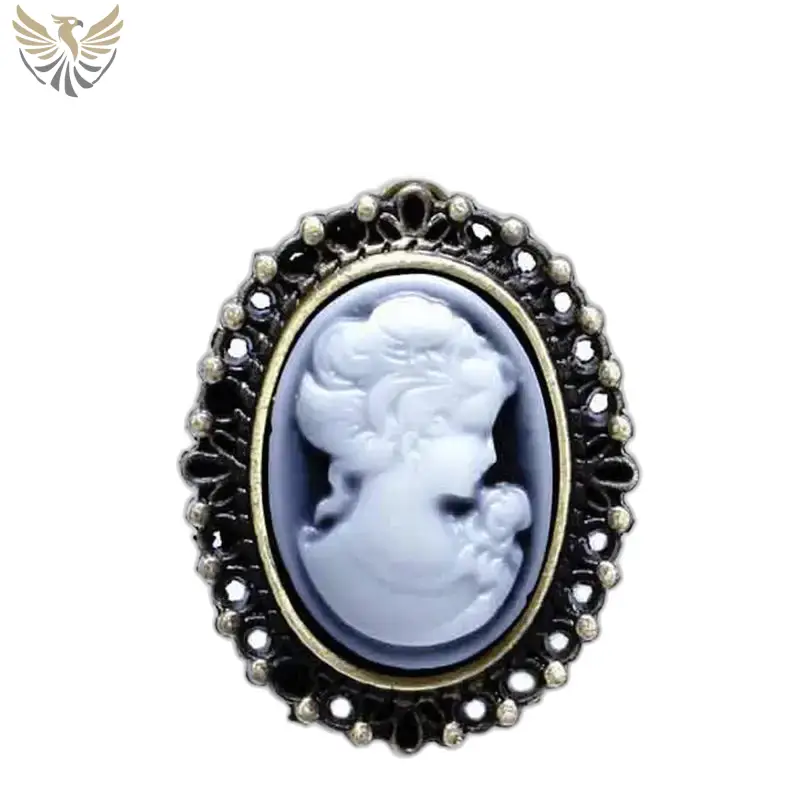 Broche en camée ovale avec métal orné pour Montre Collier Pendentif élégante