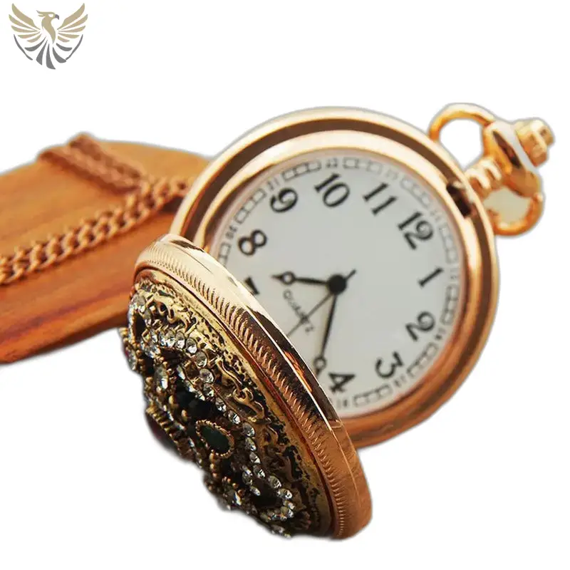 Montre collier vintage Chic Pendentif Or avec un élégant cadran en or ornée