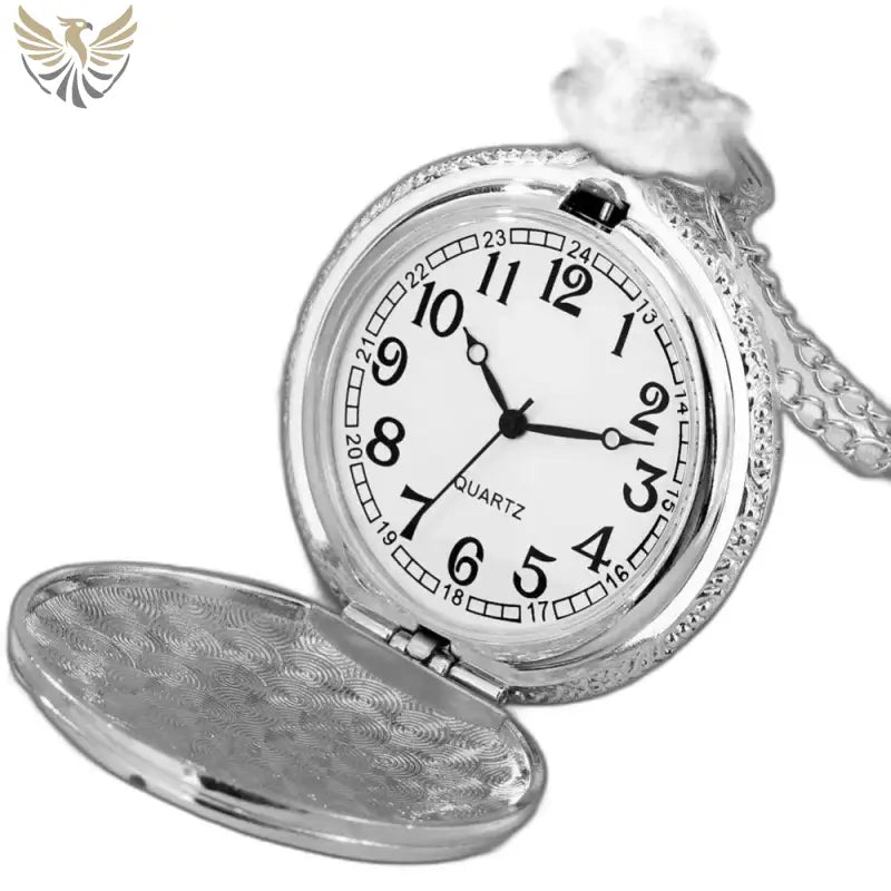 Montre Gousset Collier Diamond Eyes Chic Argent avec couvercle ouvert en argent