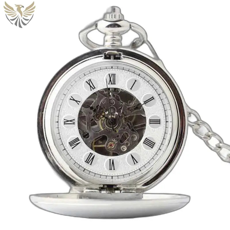 Montre gousset élégante homme blanc avec chiffres romains et mécanisme argenté