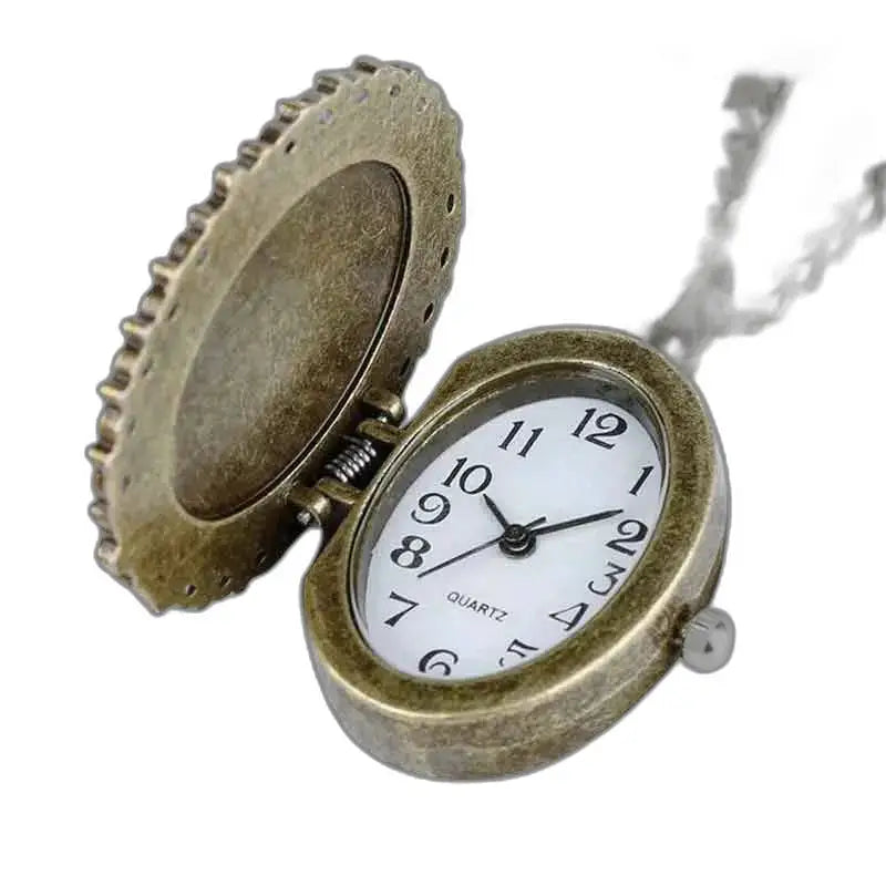 Pendentif Chaton Kitty avec montre collier bronze au style antique élégant